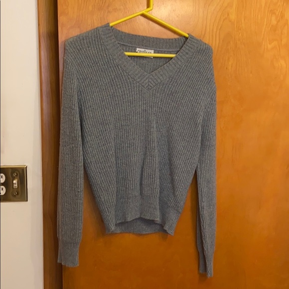 Grey sweater with hints of color - Picture 1 of 3